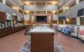 Quality Suites Nashville Airport